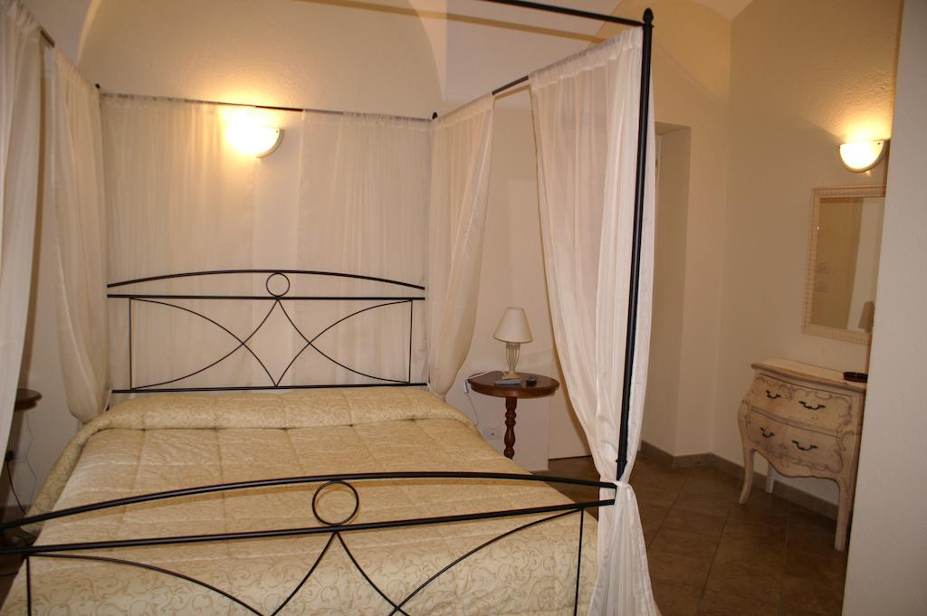 Hotel Porta Santa Maria Busca Room photo